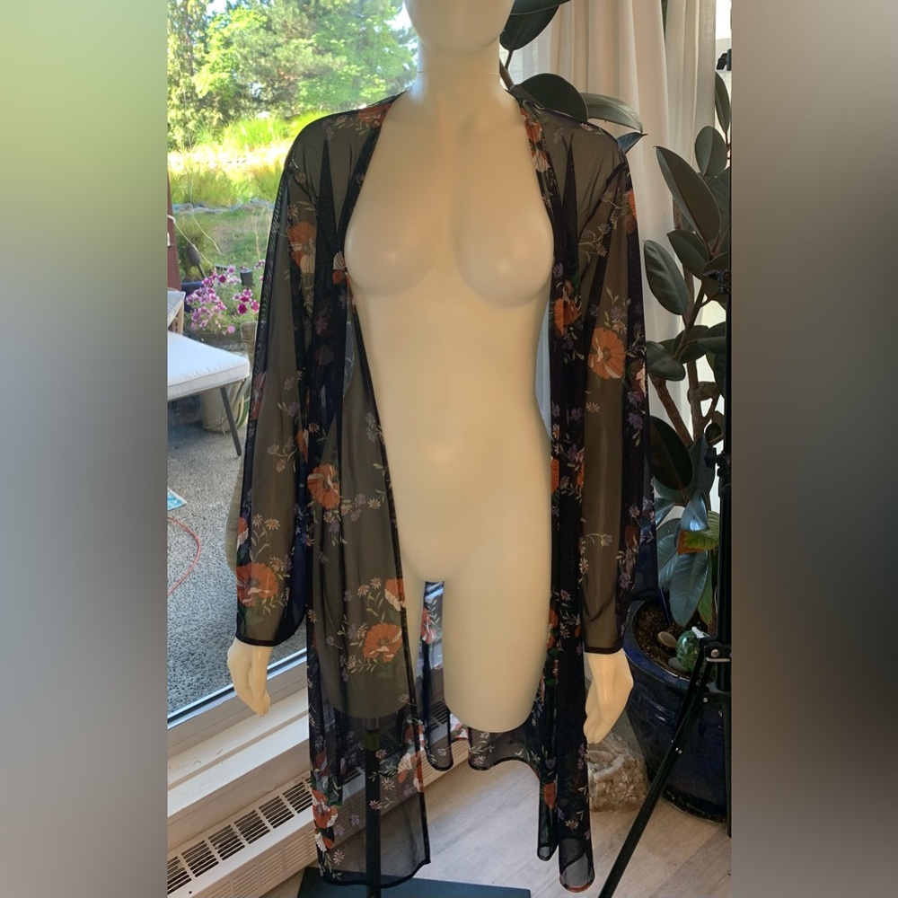 Chris and Carol Sz L Floral Poppy Printed Sheer Open Cardigan Robe Beach